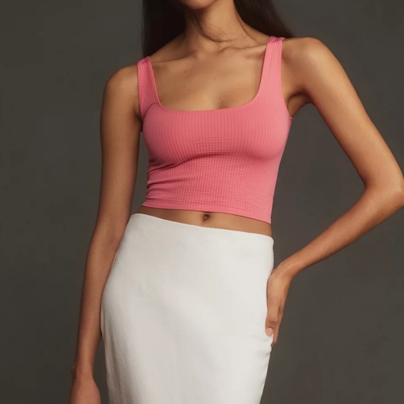 The Hannah Seamless Textured Tank: Ribbed Edition - Picture 2 of 8